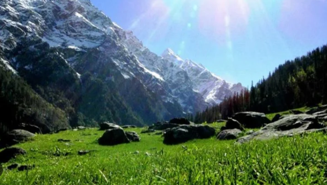 Capture Scenic Himalayan Views