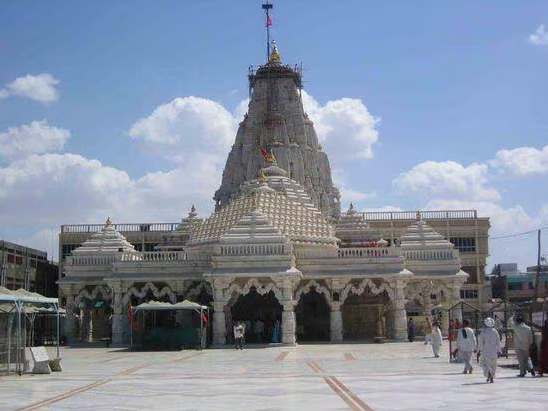 Visit the Magnificent Dilwara Jain Temples